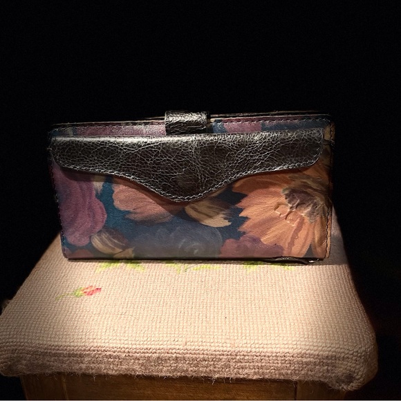 Patricia Nash Wallet (Peruvian Pai ting Pattern - Picture 5 of 15